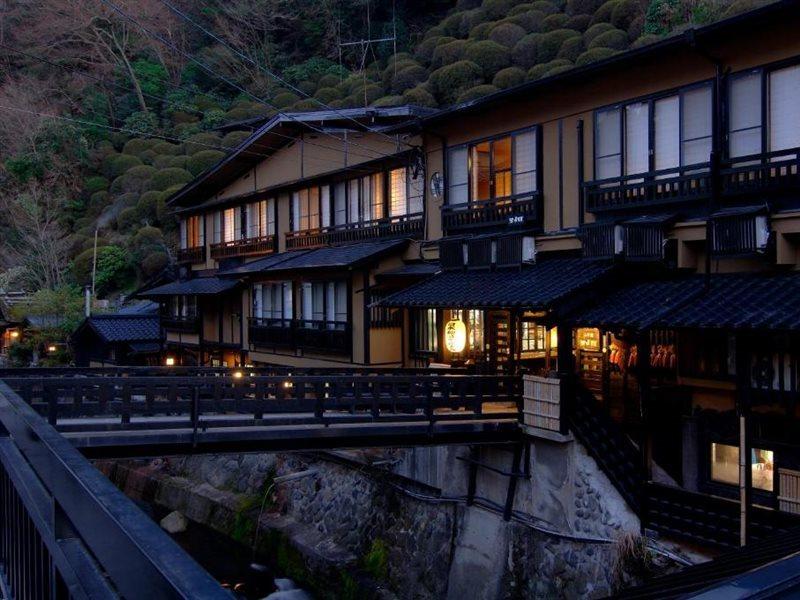 Hotel Kurokawa Onsen Yama No Yado Shinmeikan Minamioguni Zewnętrze zdjęcie