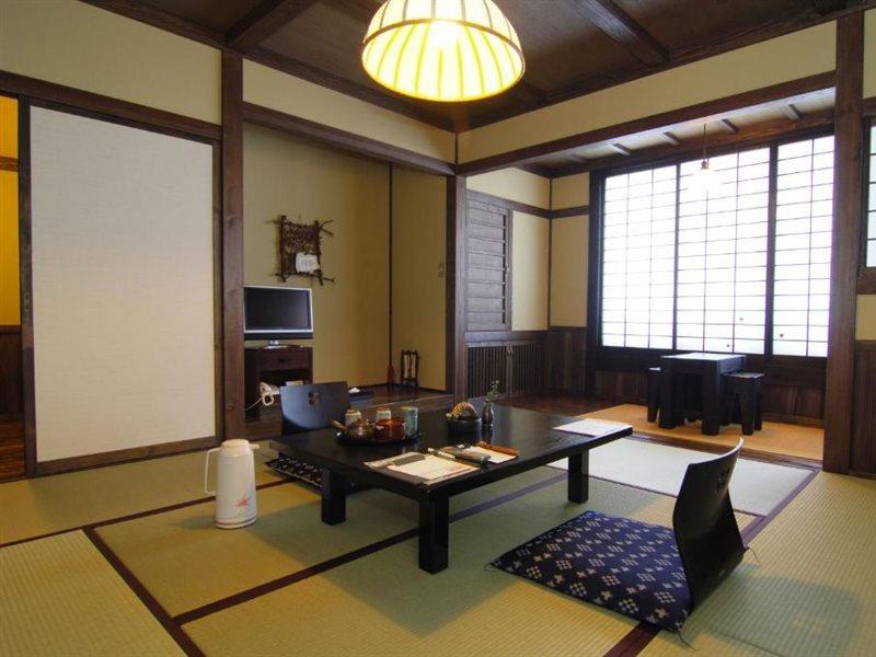 Hotel Kurokawa Onsen Yama No Yado Shinmeikan Minamioguni Zewnętrze zdjęcie